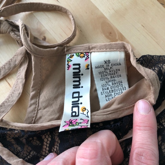 Black lace dress - Picture 2 of 6